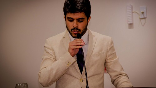 Tribuna: Vereador João Pedro esclarece dúvidas após aprovação do abono da Educação Tribuna: Vereador João Pedro esclarece dúvidas após aprovação do abono da Educação