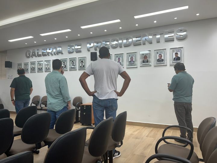 Câmara recebe equipe do Legislativo de Lajinha Câmara recebe equipe do Legislativo de Lajinha