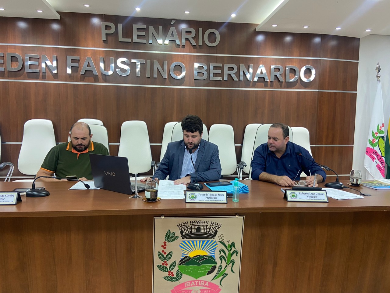 Câmara realiza primeira Sessão Extraordinária do ano e aprova cinco projetos Câmara realiza primeira Sessão Extraordinária do ano e aprova cinco projetos