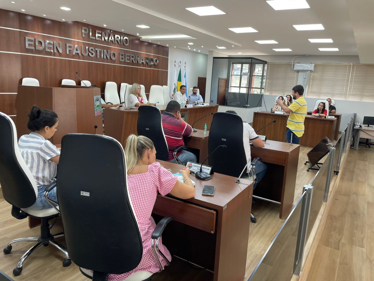 Servidores participam de reunião administrativa Servidores participam de reunião administrativa