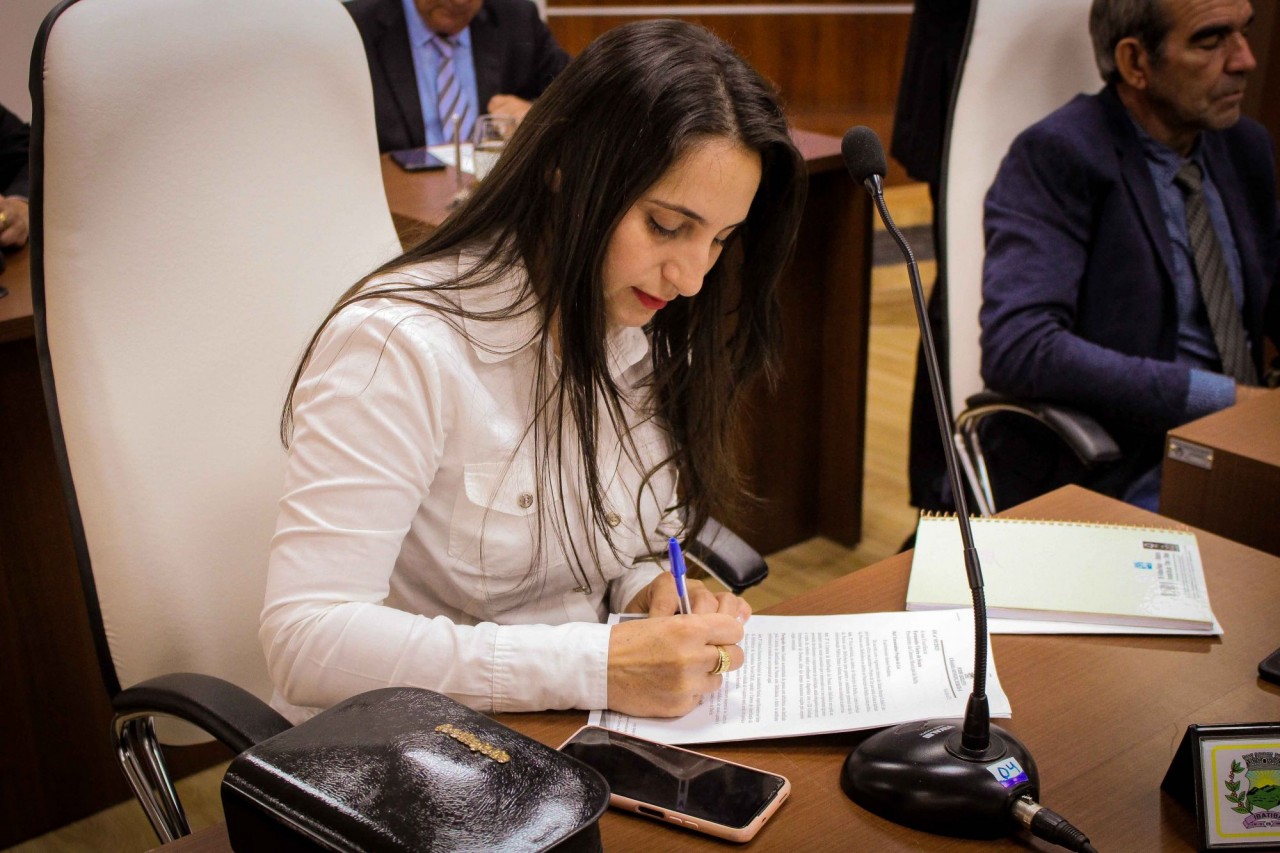 Emiliane Ribeiro solicita mais três projetos de Lei em prol da luta da pessoa com deficiência e autismo
