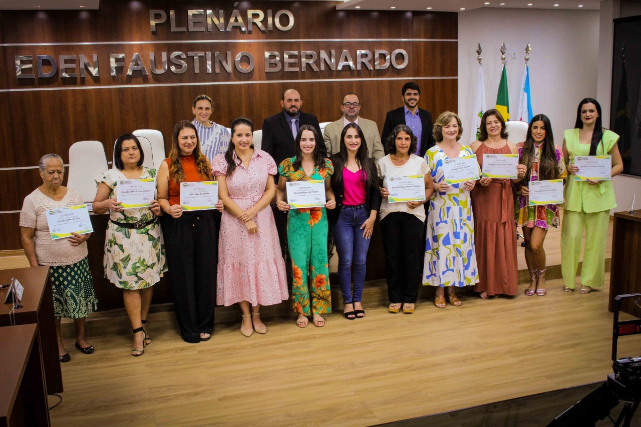 Câmara realiza Sessão Solene "Mulheres Inspiradoras" Câmara realiza Sessão Solene "Mulheres Inspiradoras"