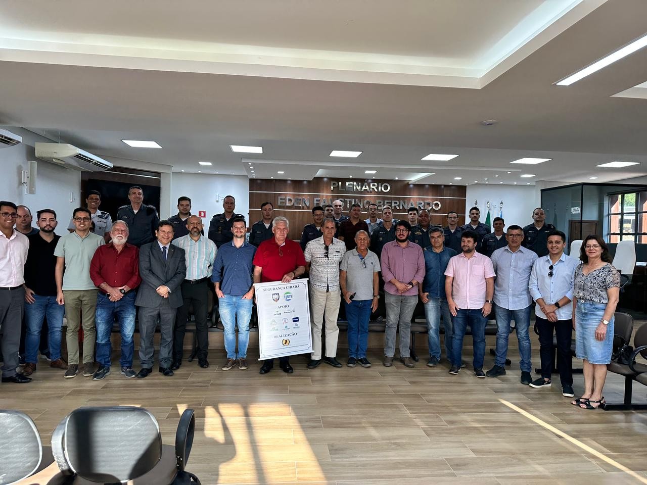 Debate sobre segurança pública é tema de encontro na sede do Poder Legislativo Debate sobre segurança pública é tema de encontro na sede do Poder Legislativo