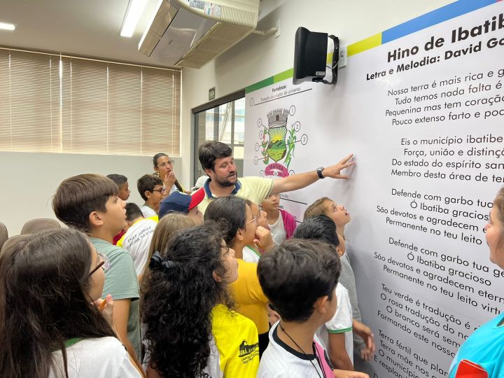 Alunos visitam sede do Poder Legislativo Alunos visitam sede do Poder Legislativo