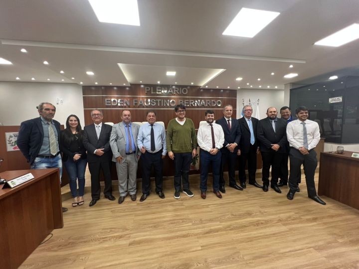 Diálogo: Vereadores recebem Prefeito para falar sobre Saúde do município Diálogo: Vereadores recebem Prefeito para falar sobre Saúde do município