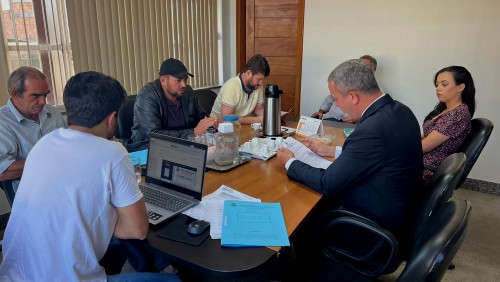 Vereadores analisam Lei Orçamentária para o exercício financeiro de 2024 do Poder Executivo Vereadores analisam Lei Orçamentária para o exercício financeiro de 2024 do Poder Executivo