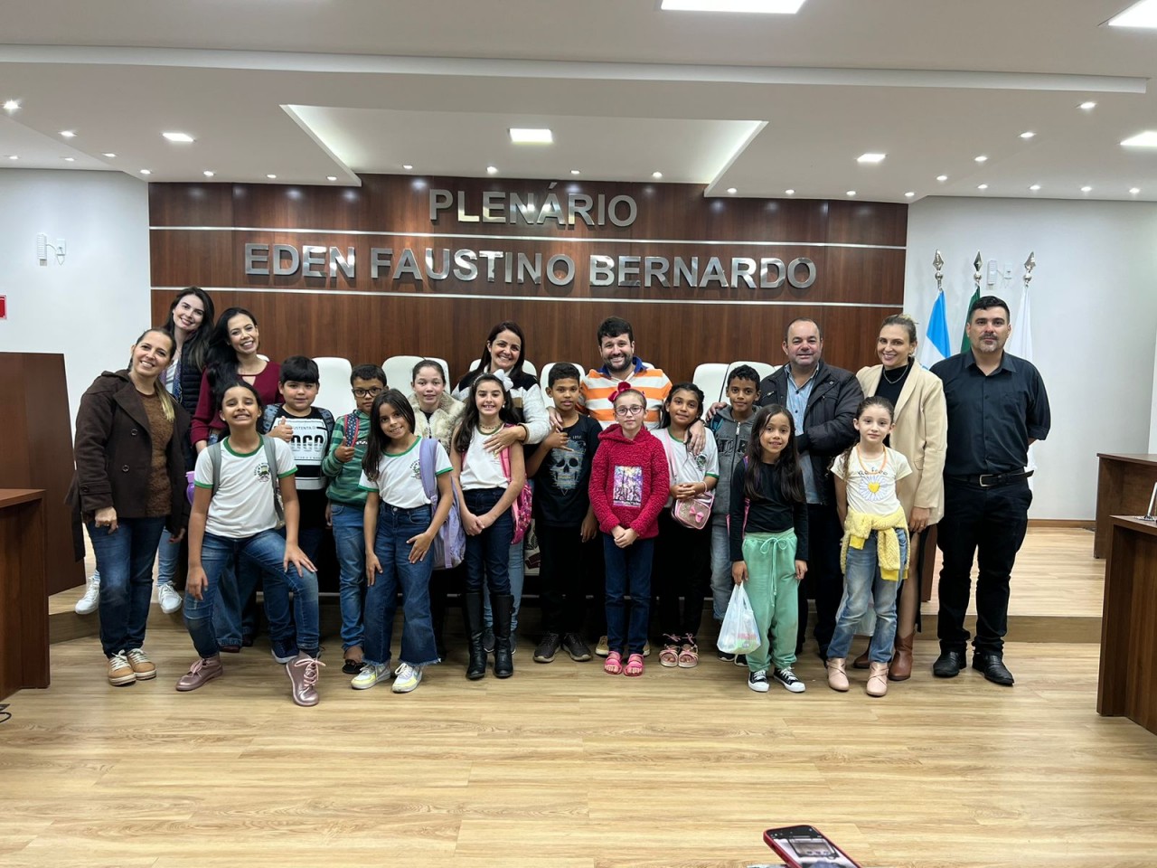 Alunos visitam sede do Poder Legislativo Alunos visitam sede do Poder Legislativo