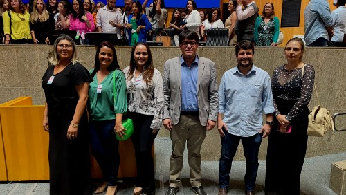 Representantes do Poder Legislativo acompanham debates sobre segurança nas escolas Representantes do Poder Legislativo acompanham debates sobre segurança nas escolas