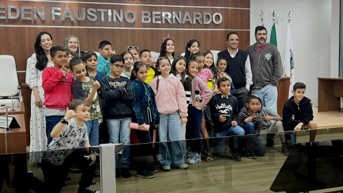 Alunos visitam a Câmara de Ibatiba através do projeto Escolas no Legislativo