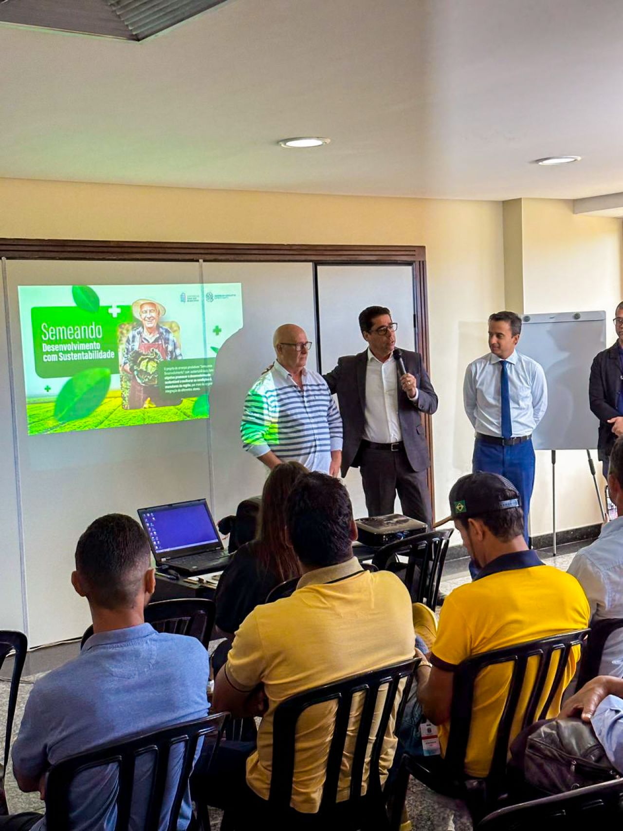 Município de Ibatiba participa de encontro sobre arranjos produtivos para produtores rurais Município de Ibatiba participa de encontro sobre arranjos produtivos para produtores rurais