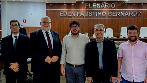 Direitos de crianças e adolescentes são debatidos em Seminário na Câmara Municipal Direitos de crianças e adolescentes são debatidos em Seminário na Câmara Municipal
