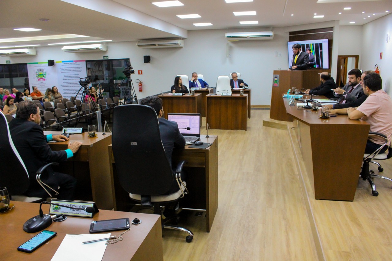 Prefeito Luciano Pingo realiza prestação de contas na Câmara Municipal Prefeito Luciano Pingo realiza prestação de contas na Câmara Municipal