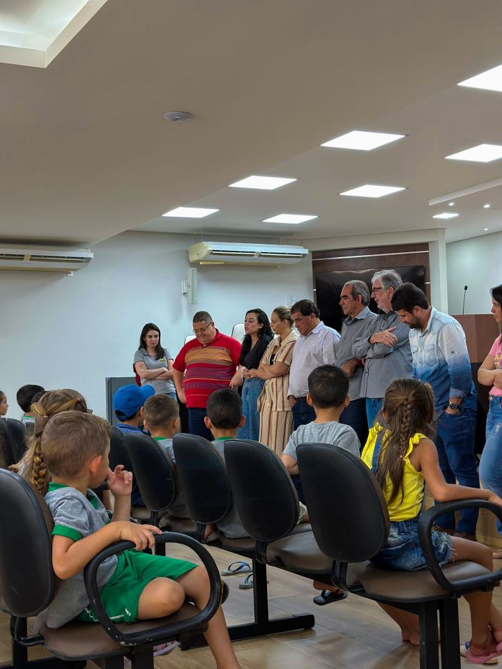 Projeto Escolas no Legislativo inclui alunos no âmbito político Projeto Escolas no Legislativo inclui alunos no âmbito político