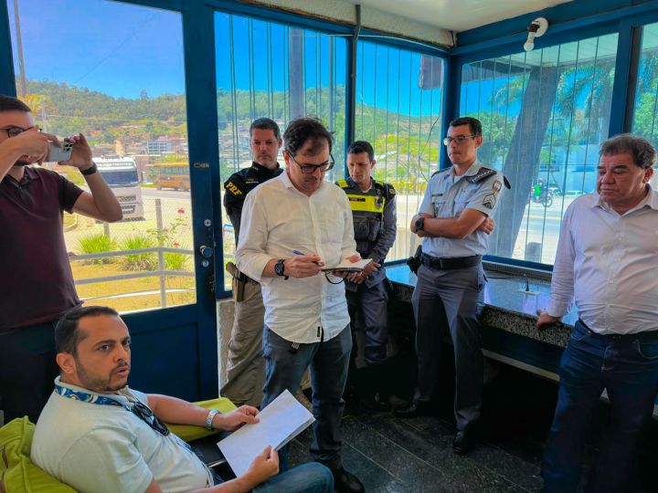 Reunião em Ibatiba aborda melhorias do trânsito na BR-262 Reunião em Ibatiba aborda melhorias do trânsito na BR-262