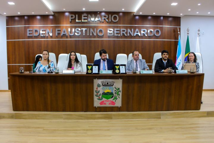 Câmara de Ibatiba entrega certificado Aluno Nota 10 para estudantes do município Câmara de Ibatiba entrega certificado Aluno Nota 10 para estudantes do município