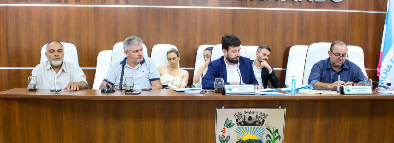 Câmara Municipal aprova abono para servidores municipais e mais oito projetos Câmara Municipal aprova abono para servidores municipais e mais oito projetos