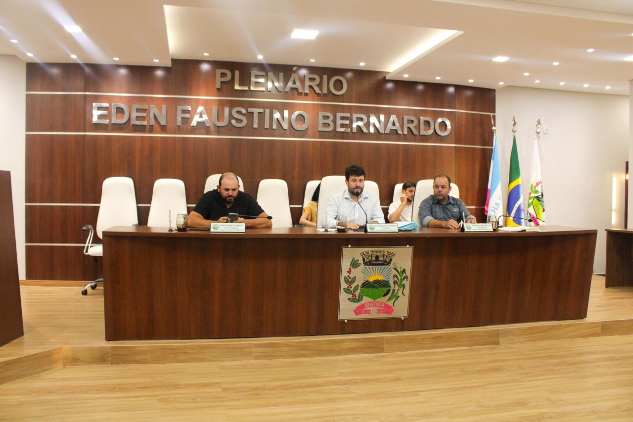 Padronização de uniformes escolares e outros seis projetos são aprovados na Câmara Municipal Padronização de uniformes escolares e outros seis projetos são aprovados na Câmara Municipal