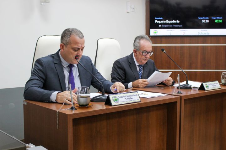 Câmara Municipal aprova benefícios para profissionais da Educação e agentes públicos Câmara Municipal aprova benefícios para profissionais da Educação e agentes públicos
