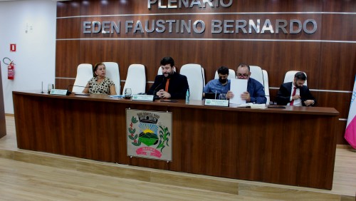 Câmara Municipal aprova benefícios para profissionais da Educação e agentes públicos Câmara Municipal aprova benefícios para profissionais da Educação e agentes públicos