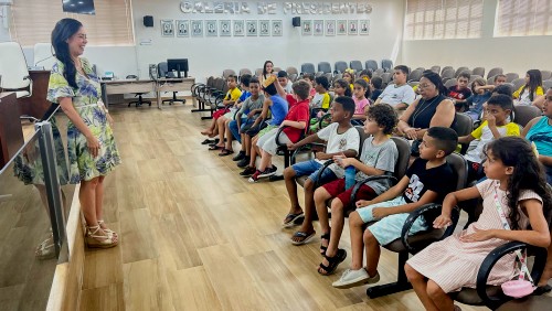 Escolas no Legislativo: Câmara Municipal recebe alunos da EMEF Eunice Pereira da Silveira Escolas no Legislativo: Câmara Municipal recebe alunos da EMEF Eunice Pereira da Silveira