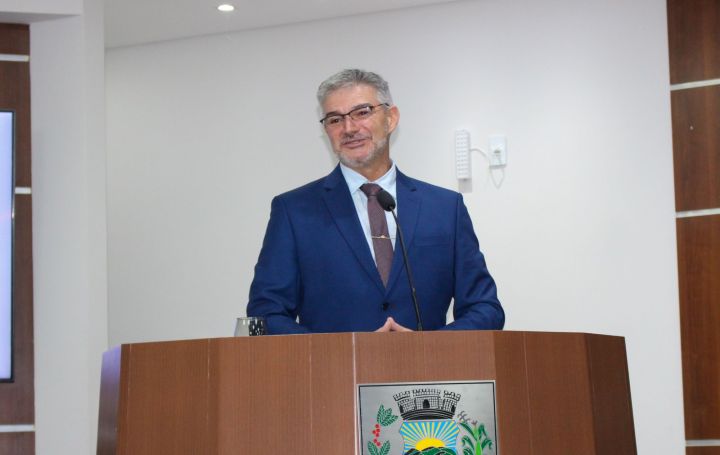 Três vereadores tomam posse na Câmara Municipal de Ibatiba Três vereadores tomam posse na Câmara Municipal de Ibatiba