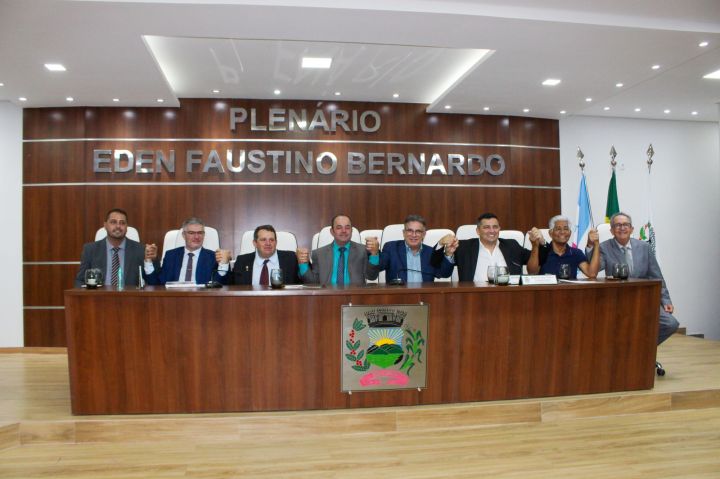 Três vereadores tomam posse na Câmara Municipal de Ibatiba Três vereadores tomam posse na Câmara Municipal de Ibatiba