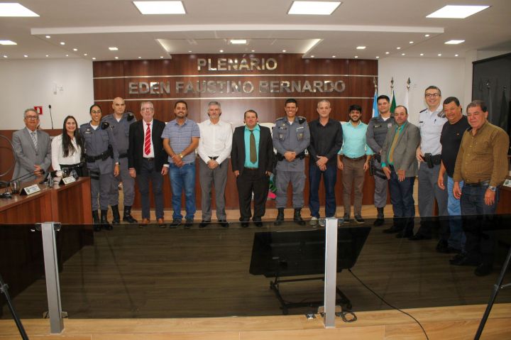 Câmara Municipal aprova quatro projetos em Sessão Extraordinária Câmara Municipal aprova quatro projetos em Sessão Extraordinária