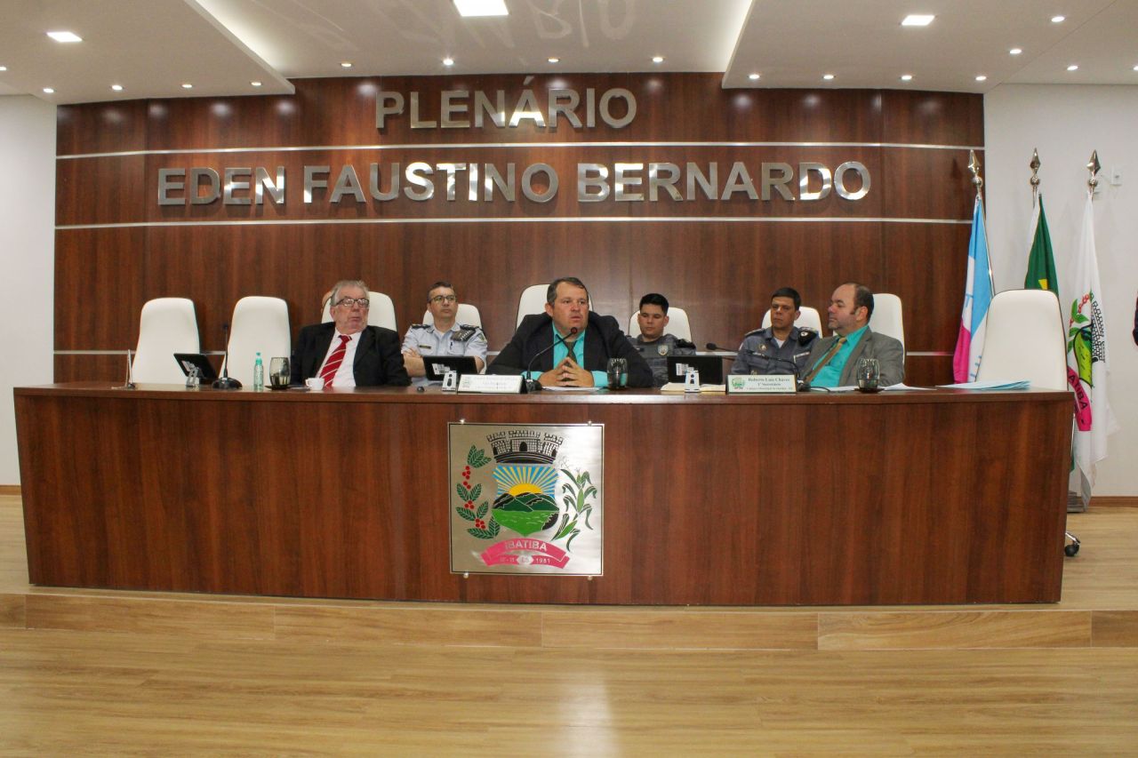 Câmara Municipal aprova quatro projetos em Sessão Extraordinária Câmara Municipal aprova quatro projetos em Sessão Extraordinária