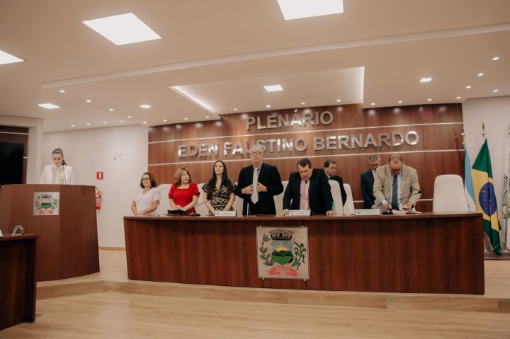 Câmara Municipal condecora cidadãos com medalha Pastor Jotalino Lopes da Silva Câmara Municipal condecora cidadãos com medalha Pastor Jotalino Lopes da Silva