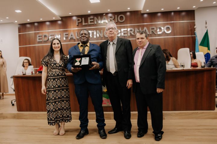 Câmara Municipal condecora cidadãos com medalha Pastor Jotalino Lopes da Silva Câmara Municipal condecora cidadãos com medalha Pastor Jotalino Lopes da Silva