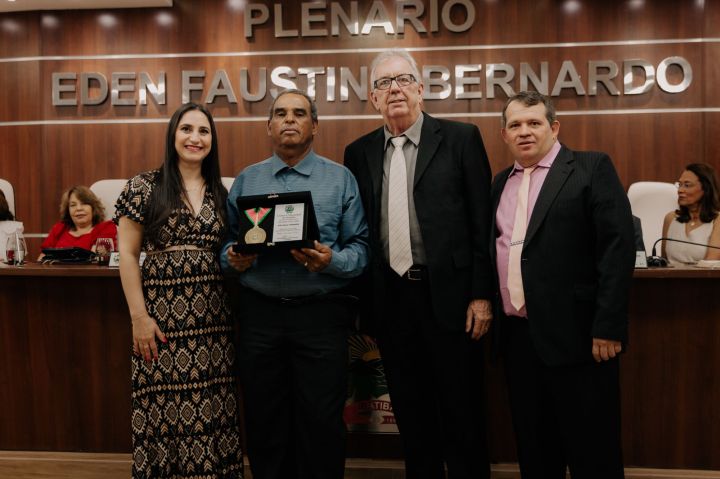 Câmara Municipal condecora cidadãos com medalha Pastor Jotalino Lopes da Silva Câmara Municipal condecora cidadãos com medalha Pastor Jotalino Lopes da Silva