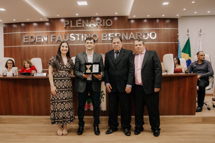 Câmara Municipal condecora cidadãos com medalha Pastor Jotalino Lopes da Silva Câmara Municipal condecora cidadãos com medalha Pastor Jotalino Lopes da Silva