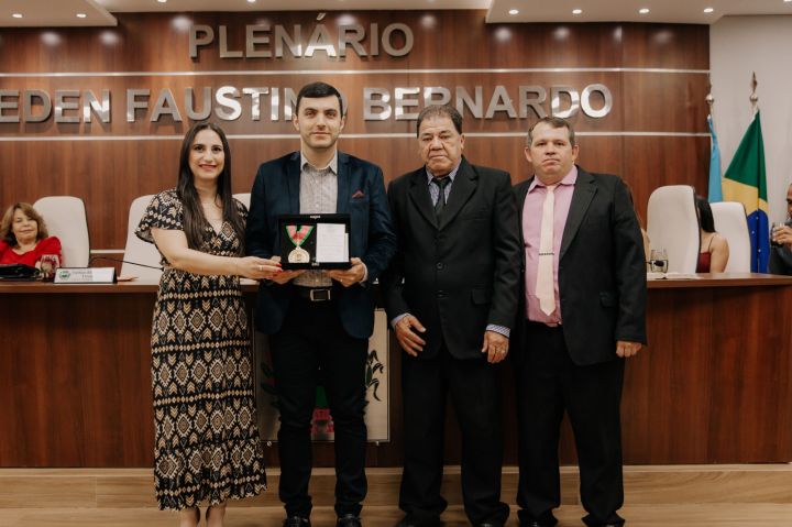 Câmara Municipal condecora cidadãos com medalha Pastor Jotalino Lopes da Silva Câmara Municipal condecora cidadãos com medalha Pastor Jotalino Lopes da Silva
