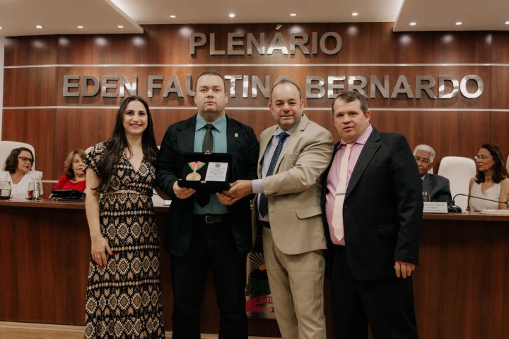 Câmara Municipal condecora cidadãos com medalha Pastor Jotalino Lopes da Silva Câmara Municipal condecora cidadãos com medalha Pastor Jotalino Lopes da Silva