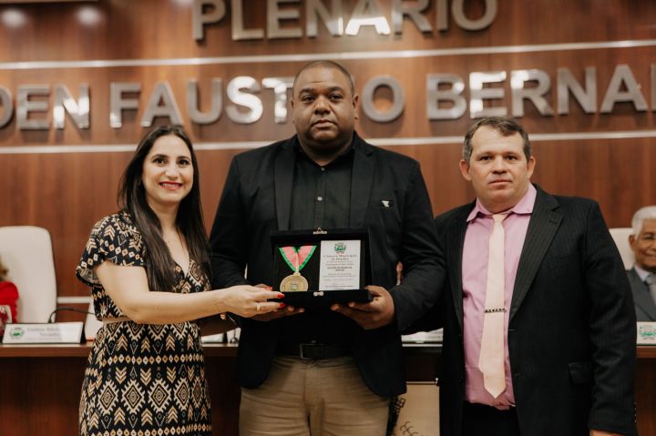 Câmara Municipal condecora cidadãos com medalha Pastor Jotalino Lopes da Silva Câmara Municipal condecora cidadãos com medalha Pastor Jotalino Lopes da Silva