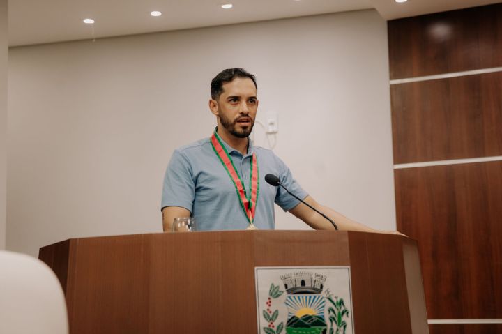 Câmara Municipal condecora cidadãos com medalha Pastor Jotalino Lopes da Silva Câmara Municipal condecora cidadãos com medalha Pastor Jotalino Lopes da Silva