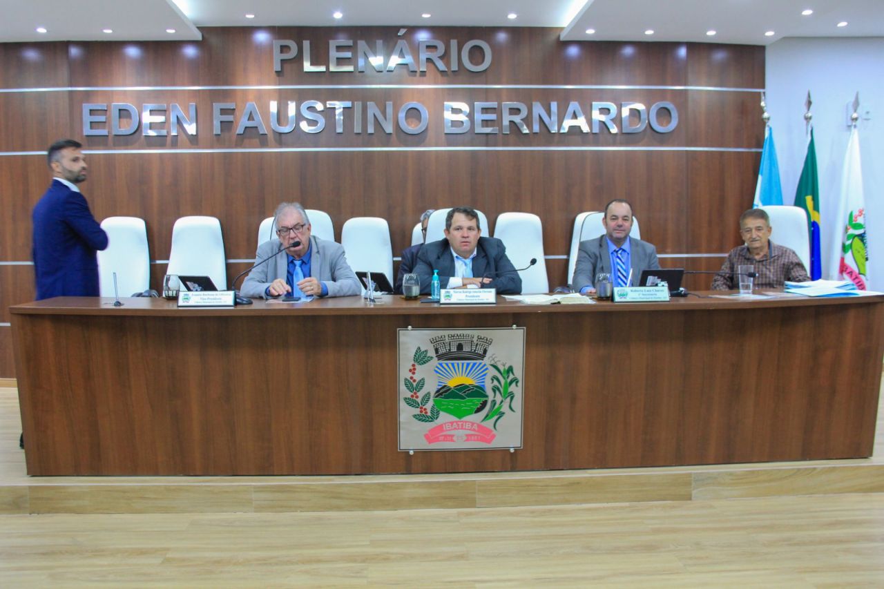 Câmara Municipal aprovou cinco projetos na última sessão do dia 25 Câmara Municipal aprovou cinco projetos na última sessão do dia 25