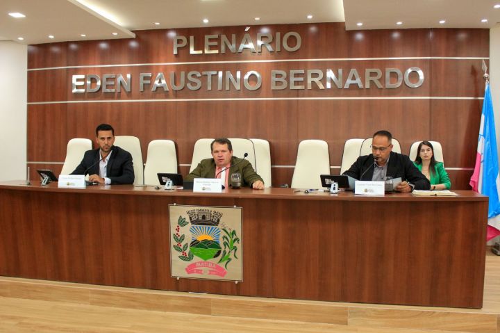 Câmara Municipal aprova projeto de contratação temporária para a Educação Câmara Municipal aprova projeto de contratação temporária para a Educação