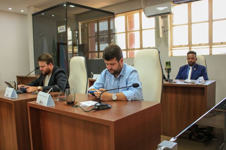 Câmara Municipal aprova projeto de contratação temporária para a Educação Câmara Municipal aprova projeto de contratação temporária para a Educação