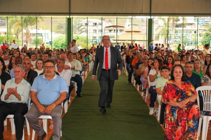 Vereadores eleitos são empossados em Ibatiba Vereadores eleitos são empossados em Ibatiba