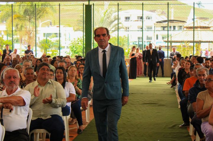 Vereadores eleitos são empossados em Ibatiba Vereadores eleitos são empossados em Ibatiba