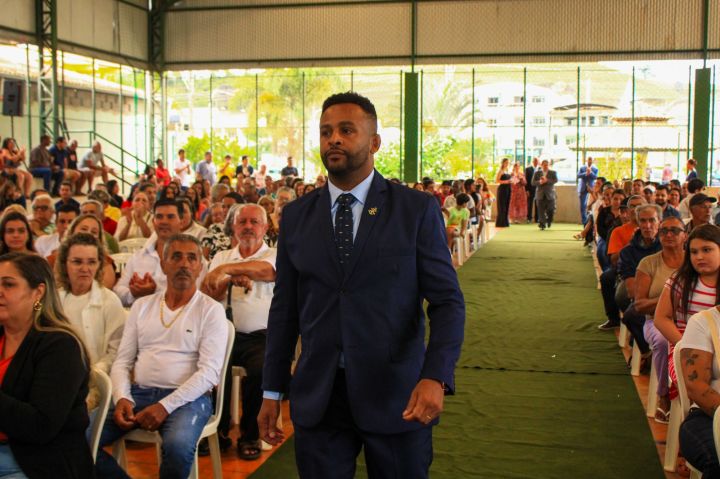 Vereadores eleitos são empossados em Ibatiba Vereadores eleitos são empossados em Ibatiba