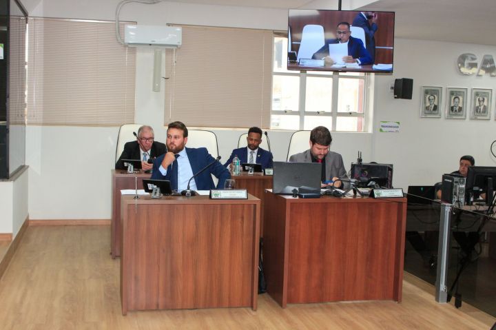 Câmara Municipal aprova Projeto de Lei, 67 indicações e 7 moções Câmara Municipal aprova Projeto de Lei, 67 indicações e 7 moções
