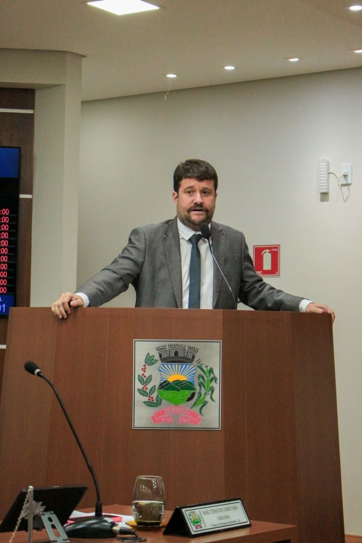 Câmara Municipal aprova seis moções e dois projetos em sessão plenária Câmara Municipal aprova seis moções e dois projetos em sessão plenária