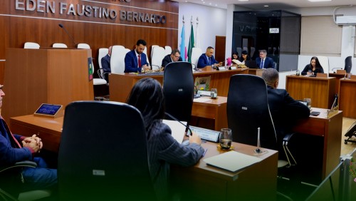 Vereadores aprovam Projetos de Lei Complementar, Lei Ordinária, Resolução e Moções de Pesar e Aplausos Vereadores aprovam Projetos de Lei Complementar, Lei Ordinária, Resolução e Moções de Pesar e Aplausos