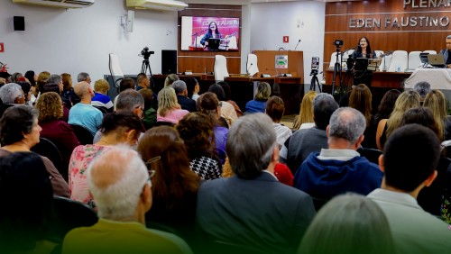 Câmara de Ibatiba celebra o Dia Municipal da Confraternização Espírita em Sessão Solene Câmara de Ibatiba celebra o Dia Municipal da Confraternização Espírita em Sessão Solene