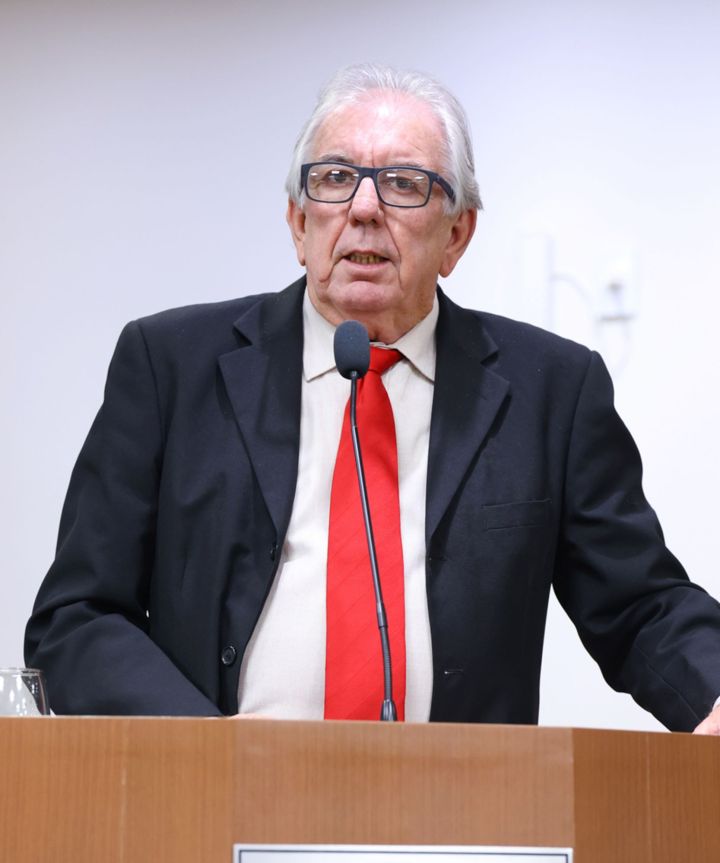 Sessão da Câmara de Ibatiba avança com projetos para agricultura, transparência na saúde e homenagens Sessão da Câmara de Ibatiba avança com projetos para agricultura, transparência na saúde e homenagens