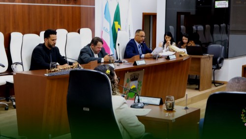 Sessão da Câmara de Ibatiba avança com projetos para agricultura, transparência na saúde e homenagens Sessão da Câmara de Ibatiba avança com projetos para agricultura, transparência na saúde e homenagens